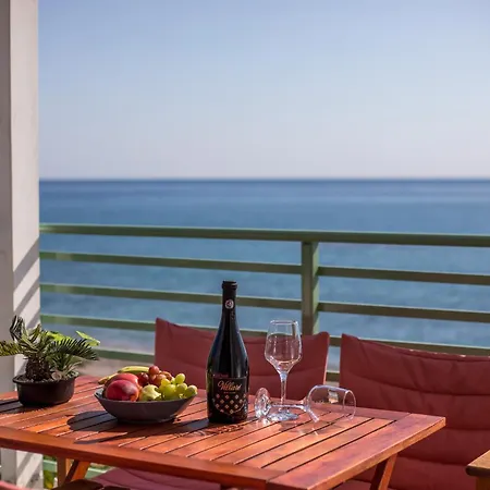 Egli Luxury Aparthotel 4*