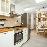 Egli Luxury Hotel de apartamente