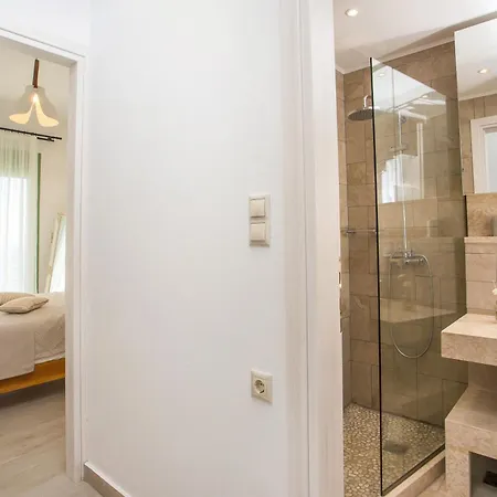 Egli Luxury Апарт-отель Архангелос