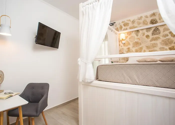 Egli Luxury Lägenhetshotell 4*