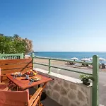 Egli Luxury Apartmanhotel Arhángelosz