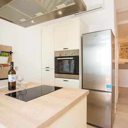 Egli Luxury Hotel apartamentowy 4*